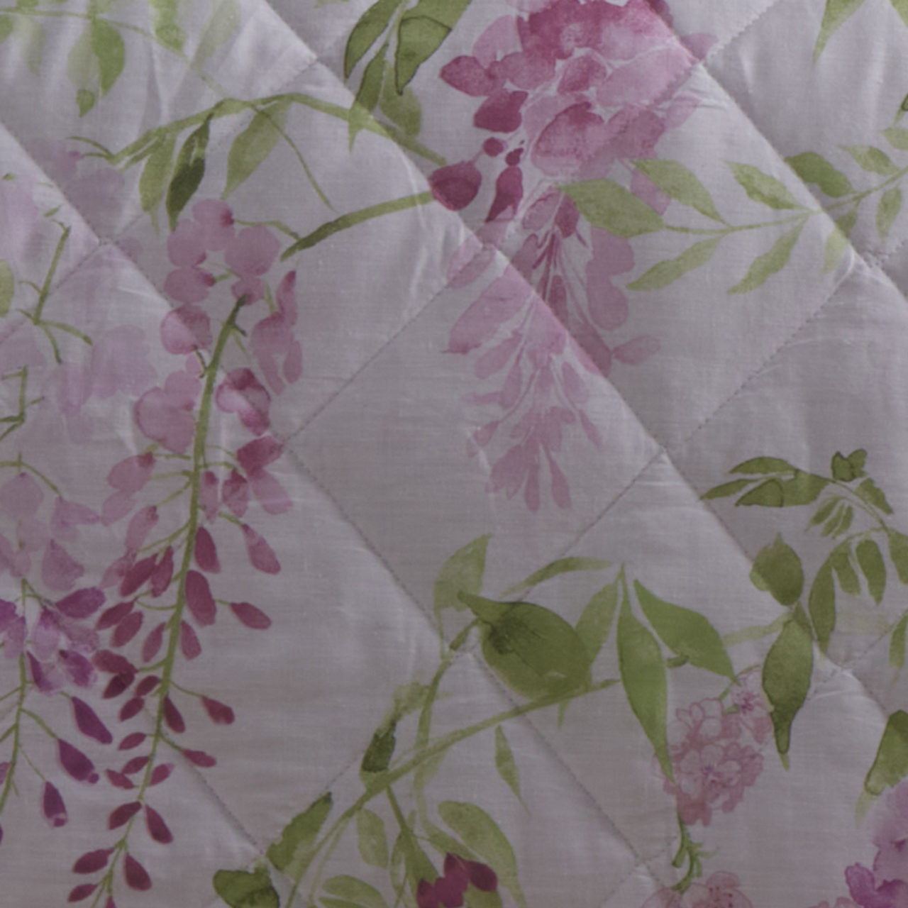 Dreamy Wisteria Bedspread