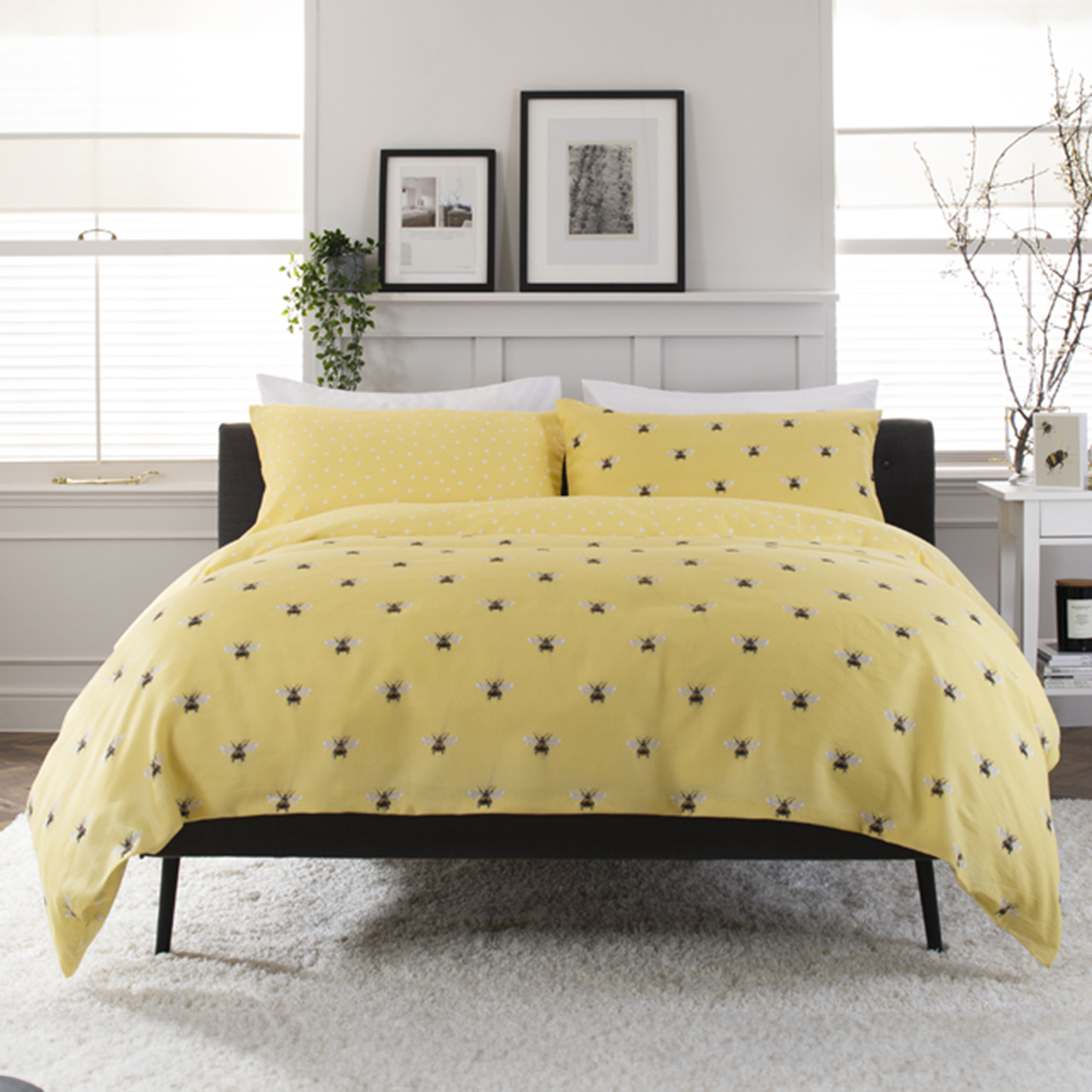 Humming Bees Duvet Set