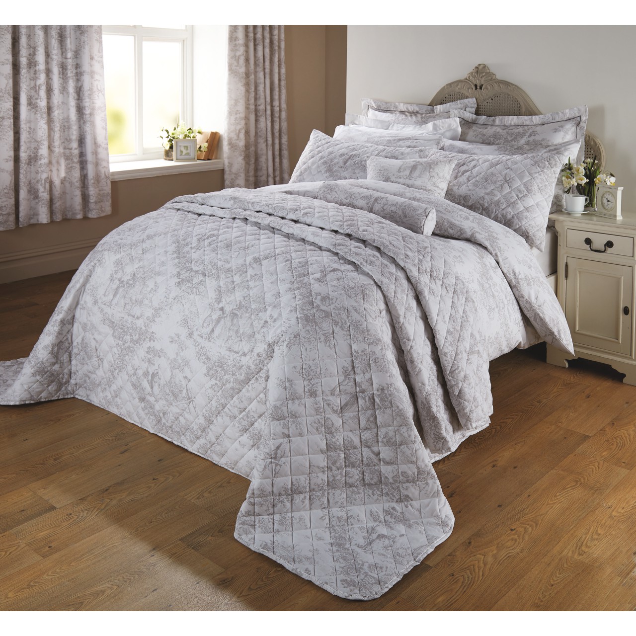 Toile de Jouy Bedspread