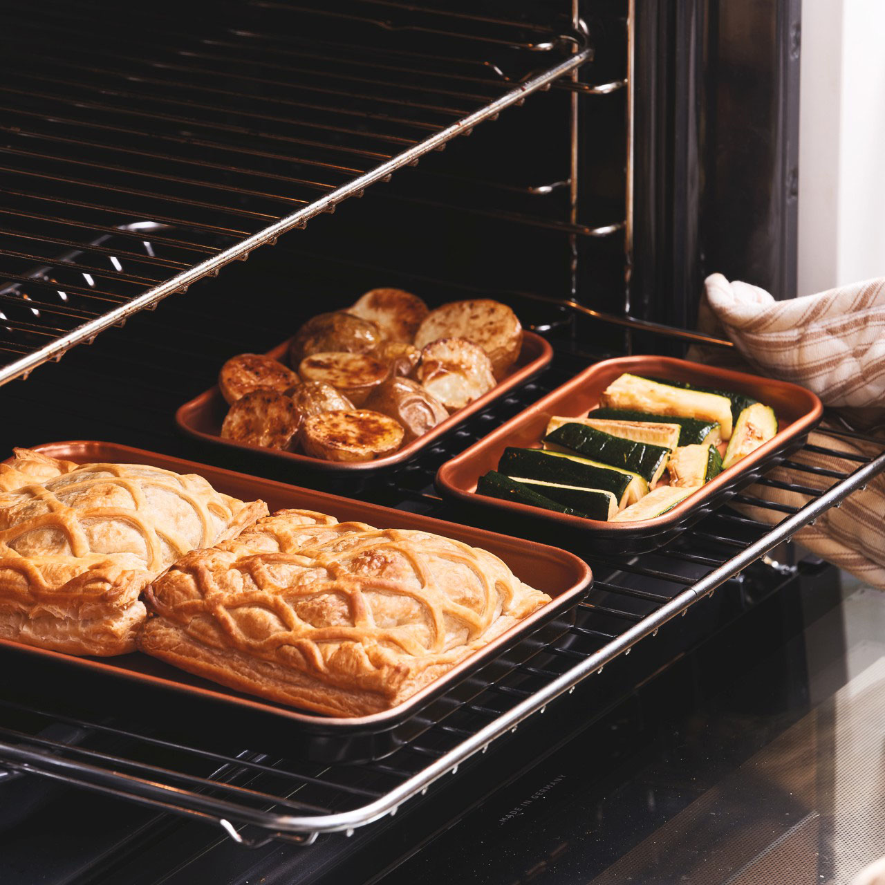 Cera Titanware One-Shelf Baking Tray Set