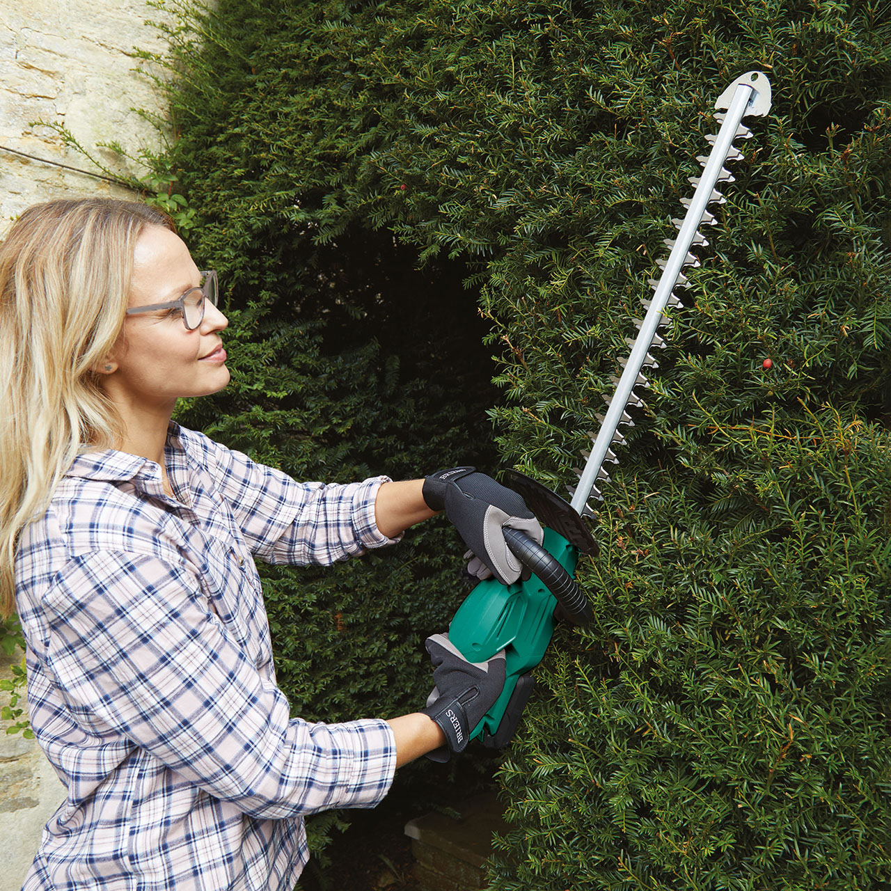 Bergman Interchange Cordless Hedge Trimmer with Battery & Charger