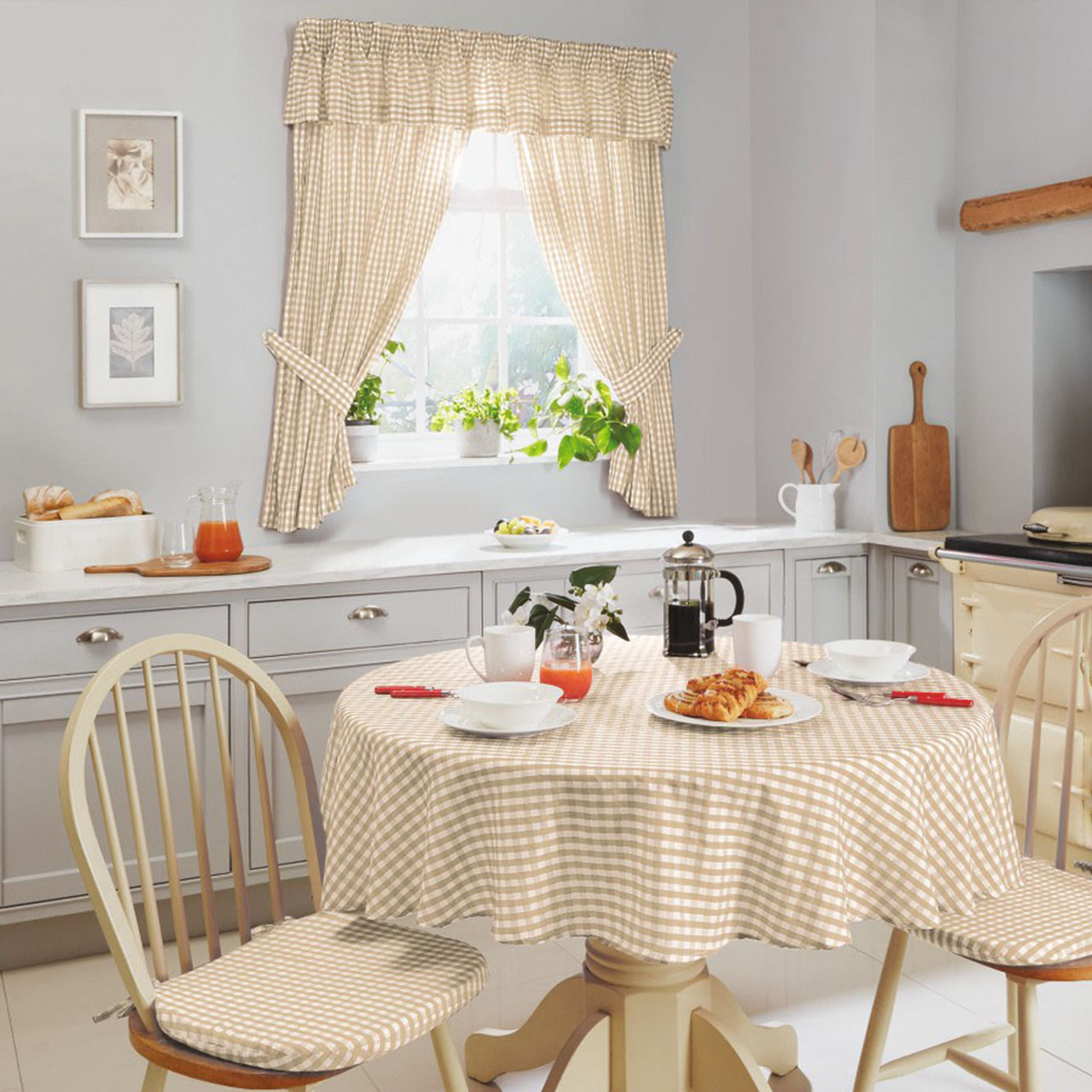 152.5cm Round Gingham Tablecloth Scott's of Stow