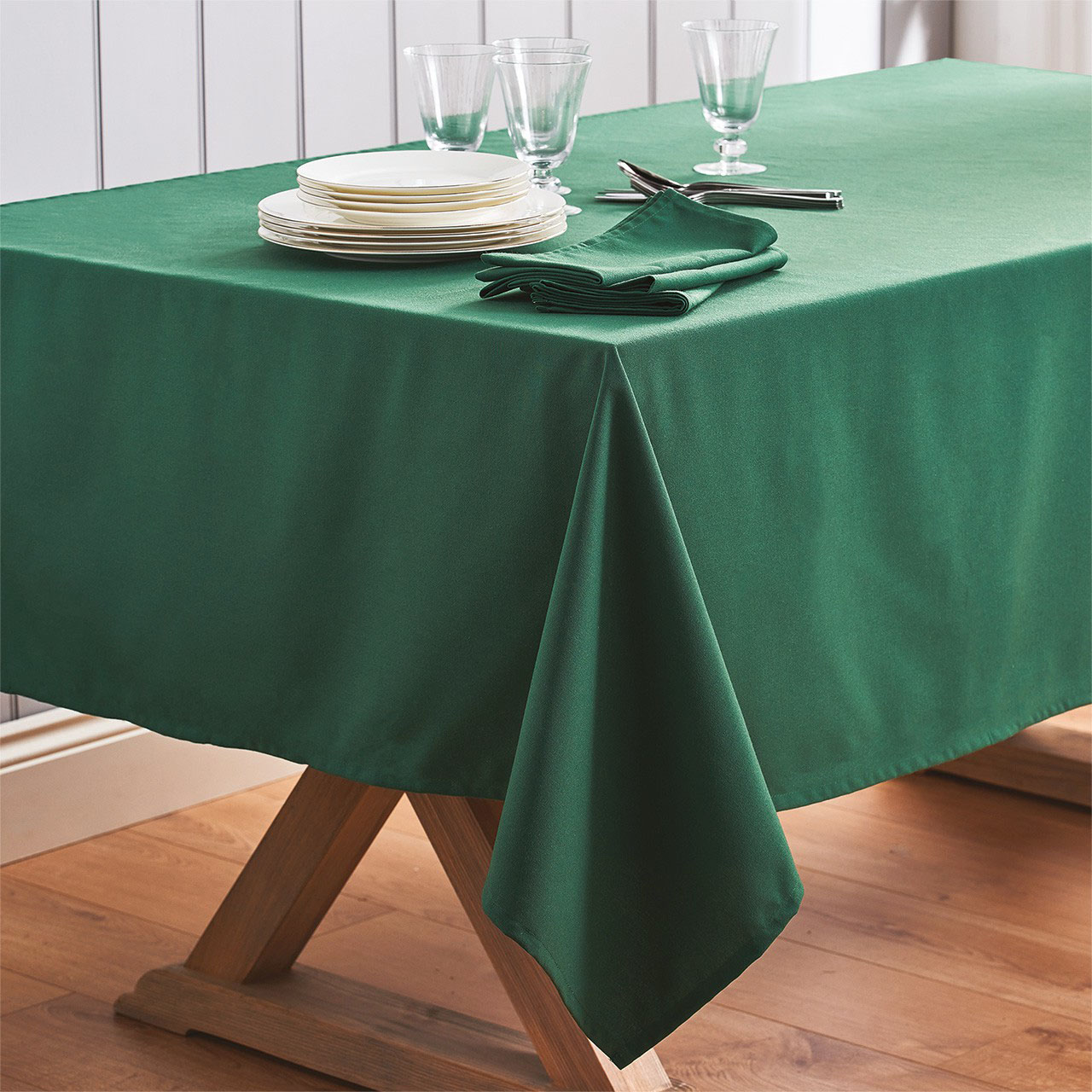 Restaurant Quality Tablecloths and Napkins