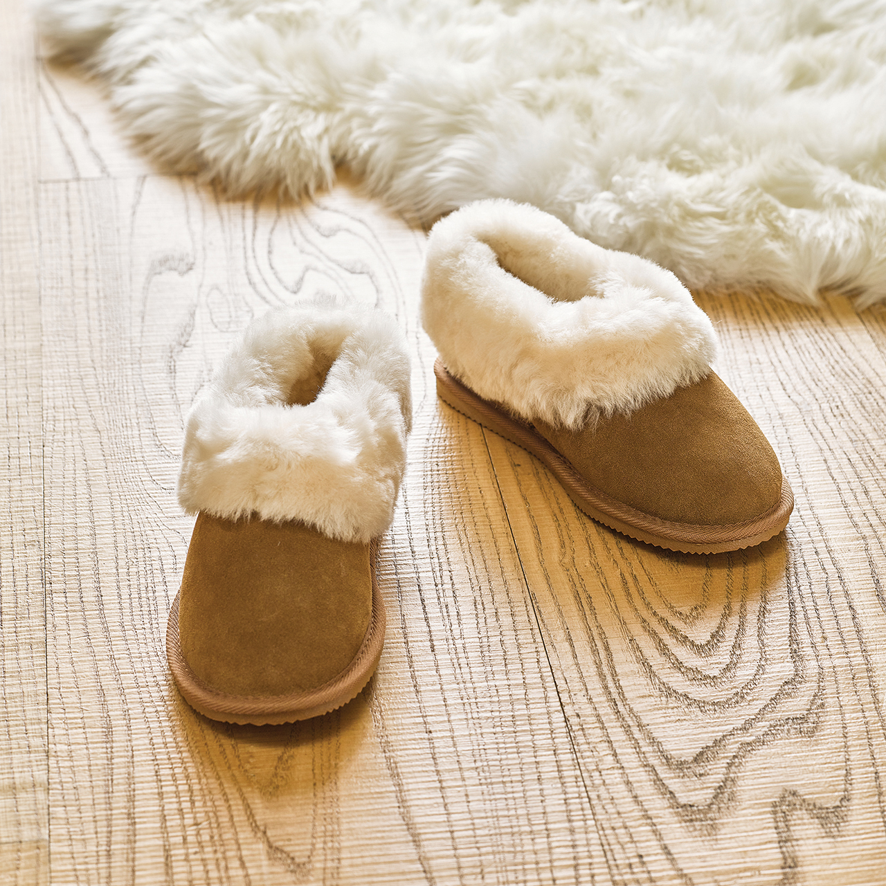 Womens Short Sheepskin Slipper Boot