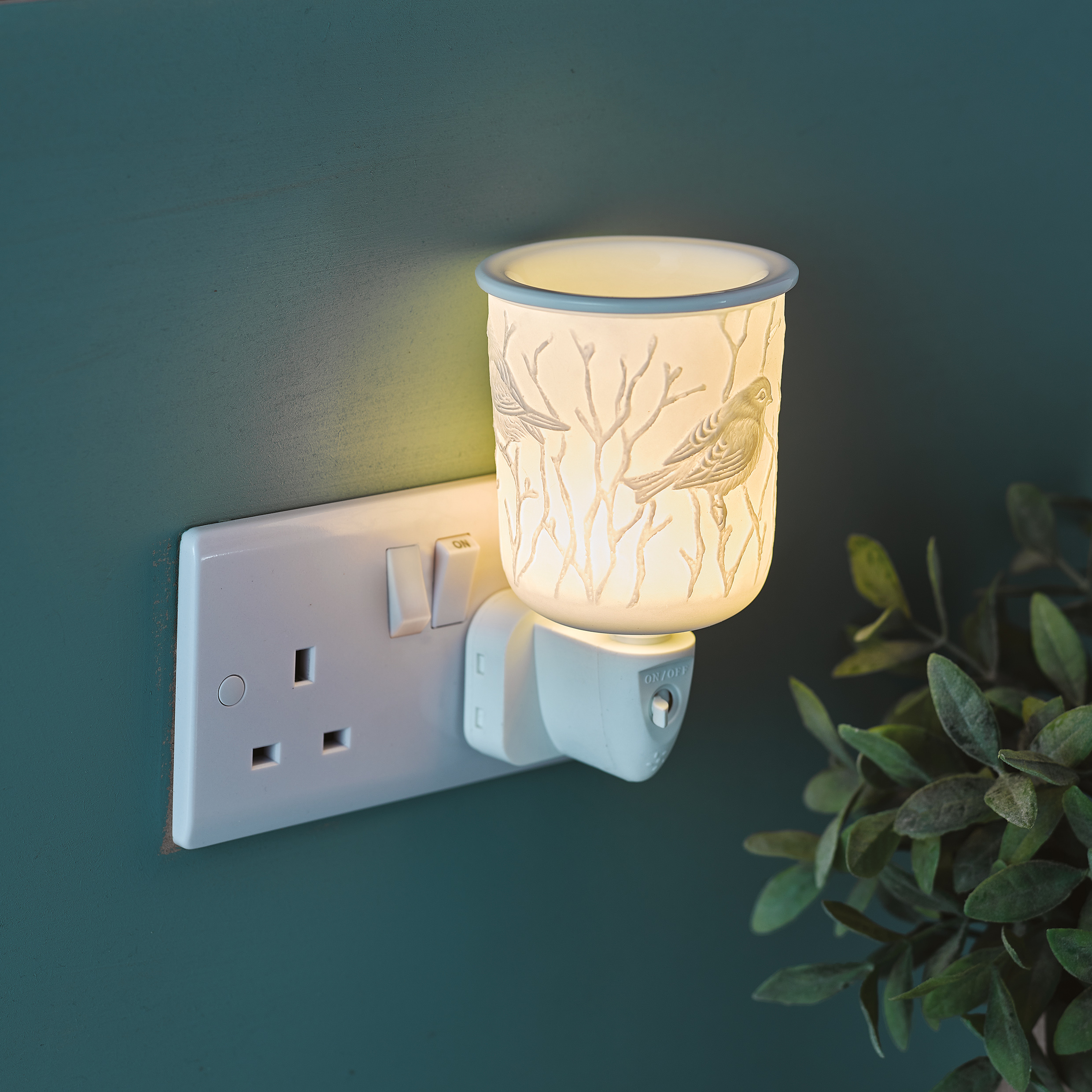 Porcelain Plug-In Lamp