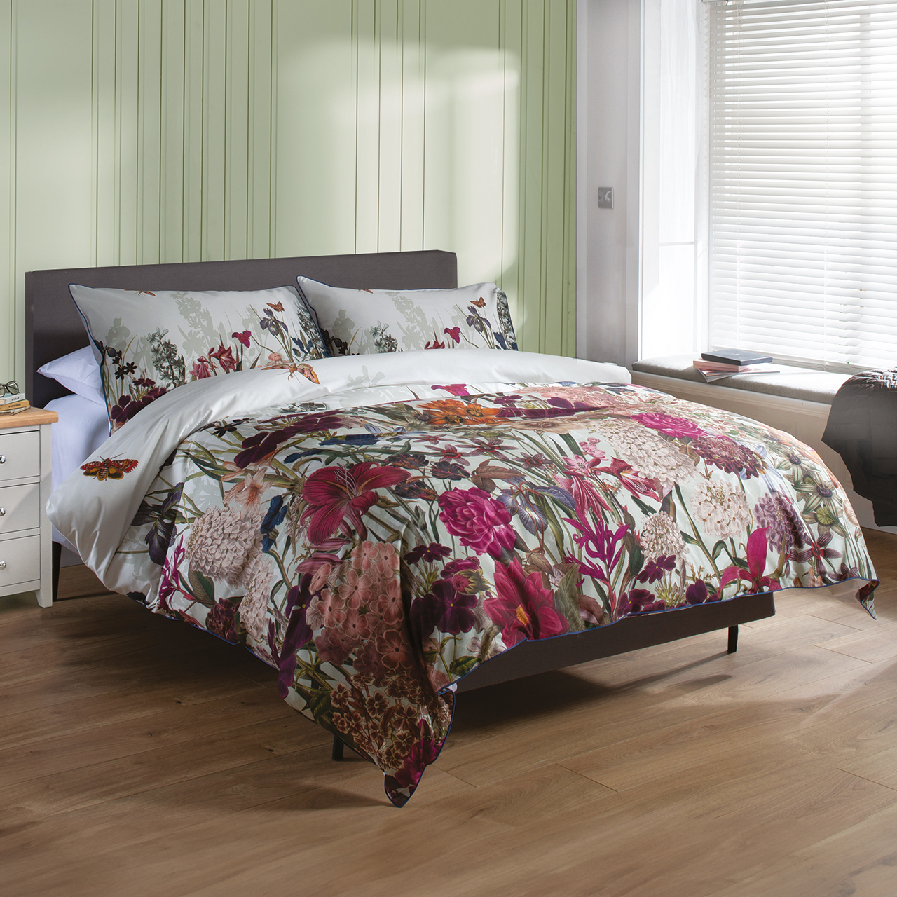 Flower Border Duvet Set