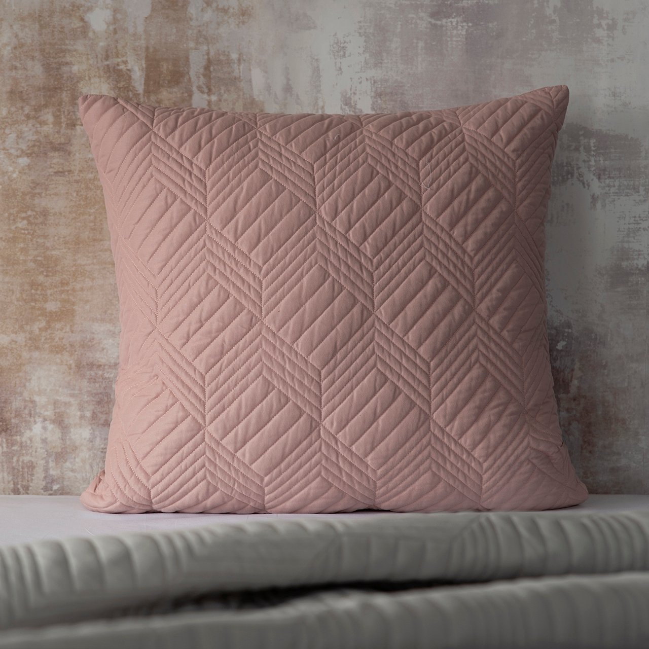 Pink throw pillows for bed best sale