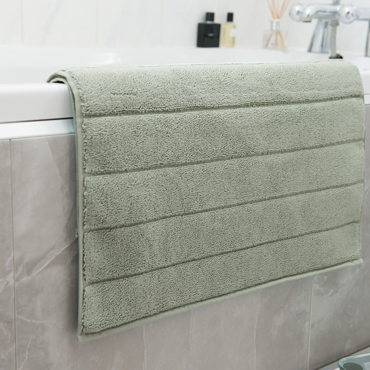 Green bath mat and towels sale