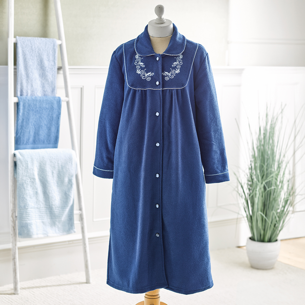 Appliqué Yoke Button Robe