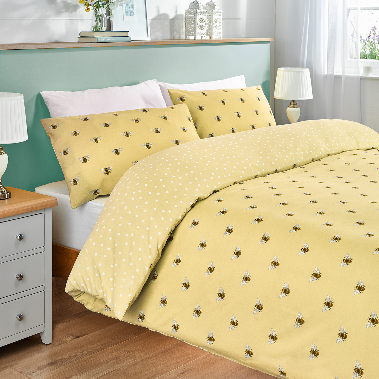 Humming Bees Duvet Set