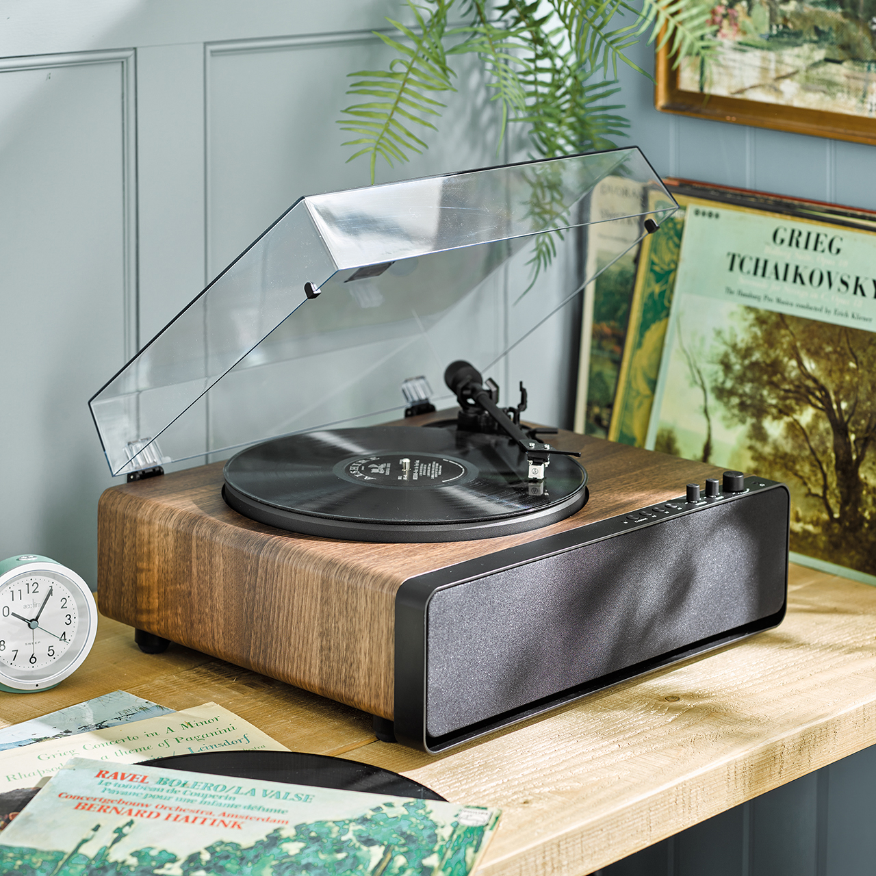Richmond Turntable with Bluetooth