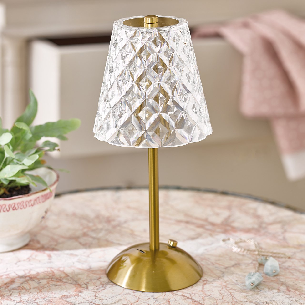 Rechargeable Faceted Table Lamp