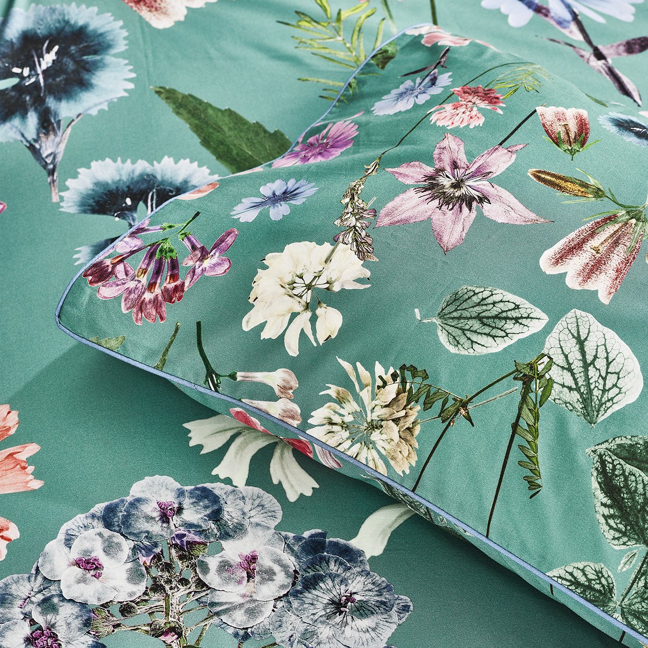 Drifting Flowers Duvet Set