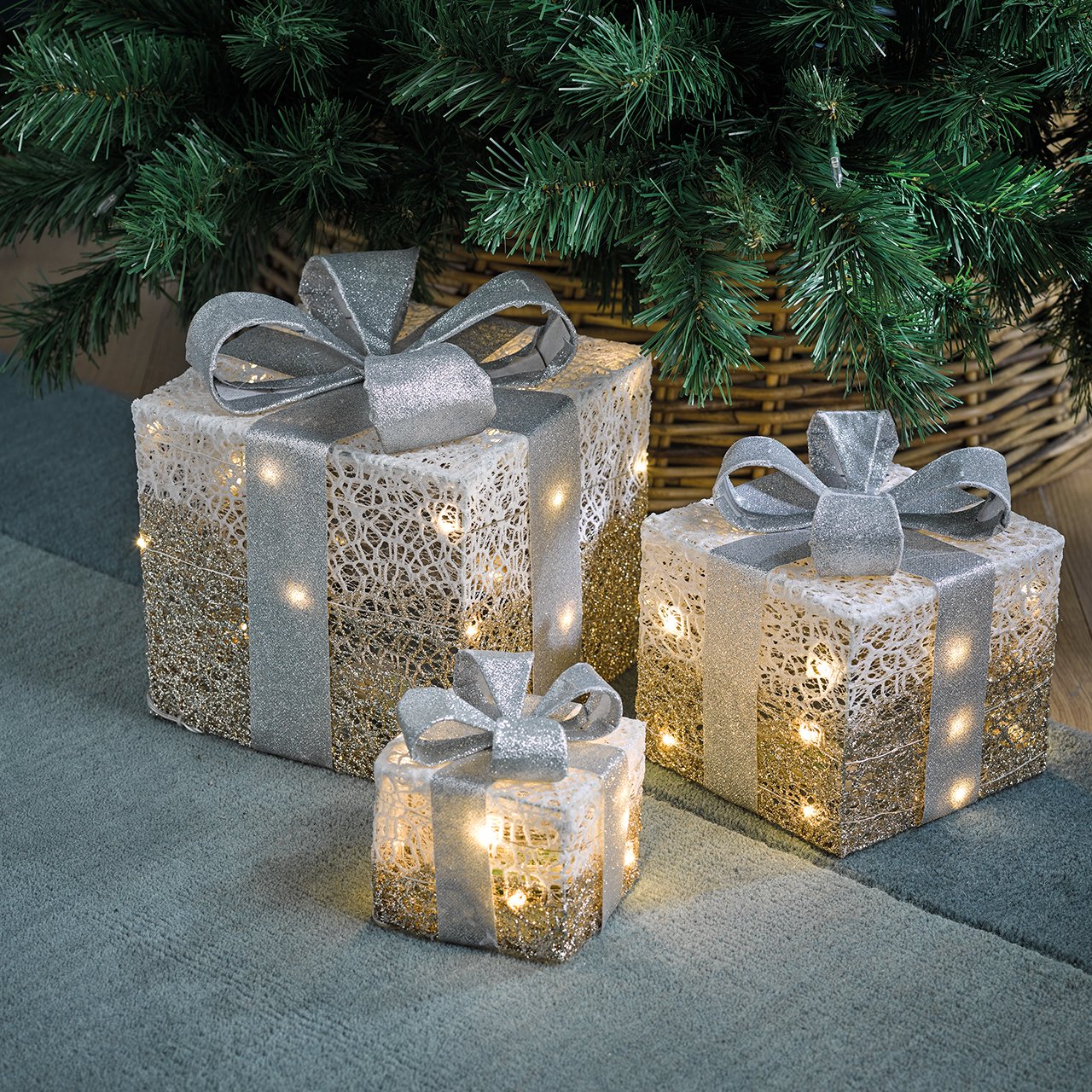 Light-up Present Decorations, Set of 3