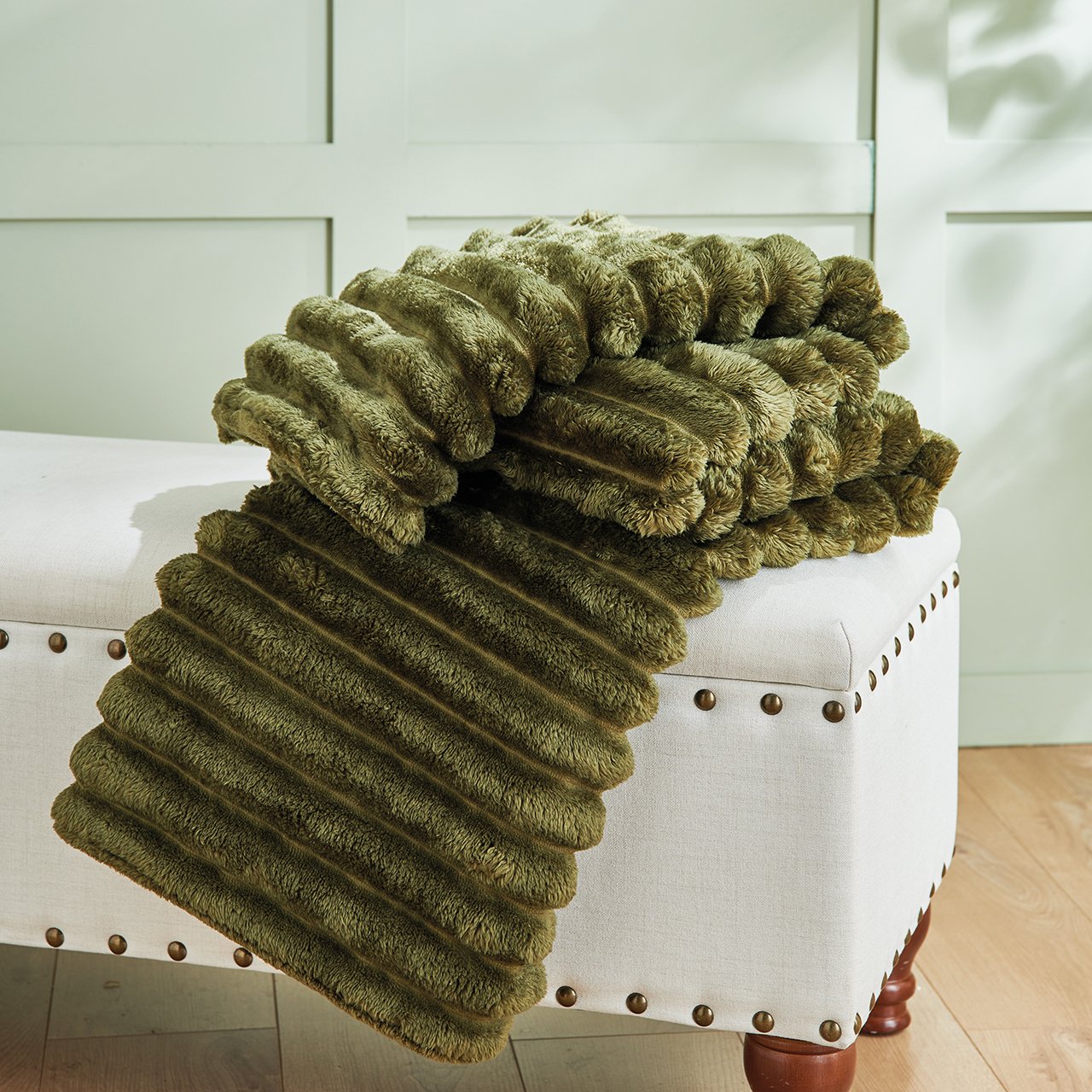 Super Soft Ribbed Throw