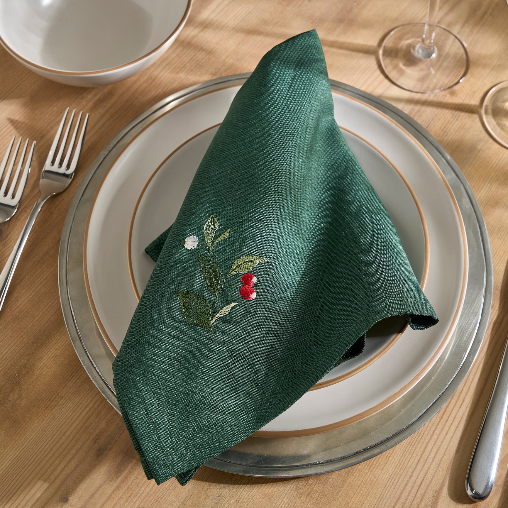 Festive Berries Napkins, Set of 4
