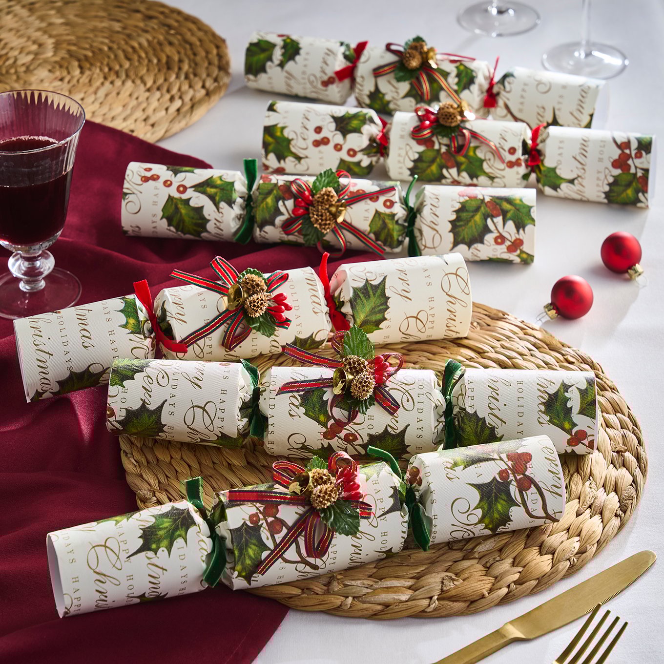 Set of 6 Holly Berry Crackers