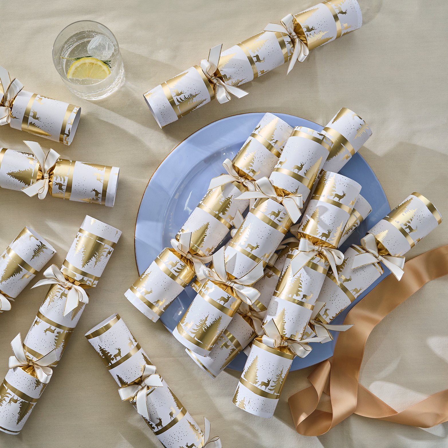 Set of 12 Gold Reindeer Crackers