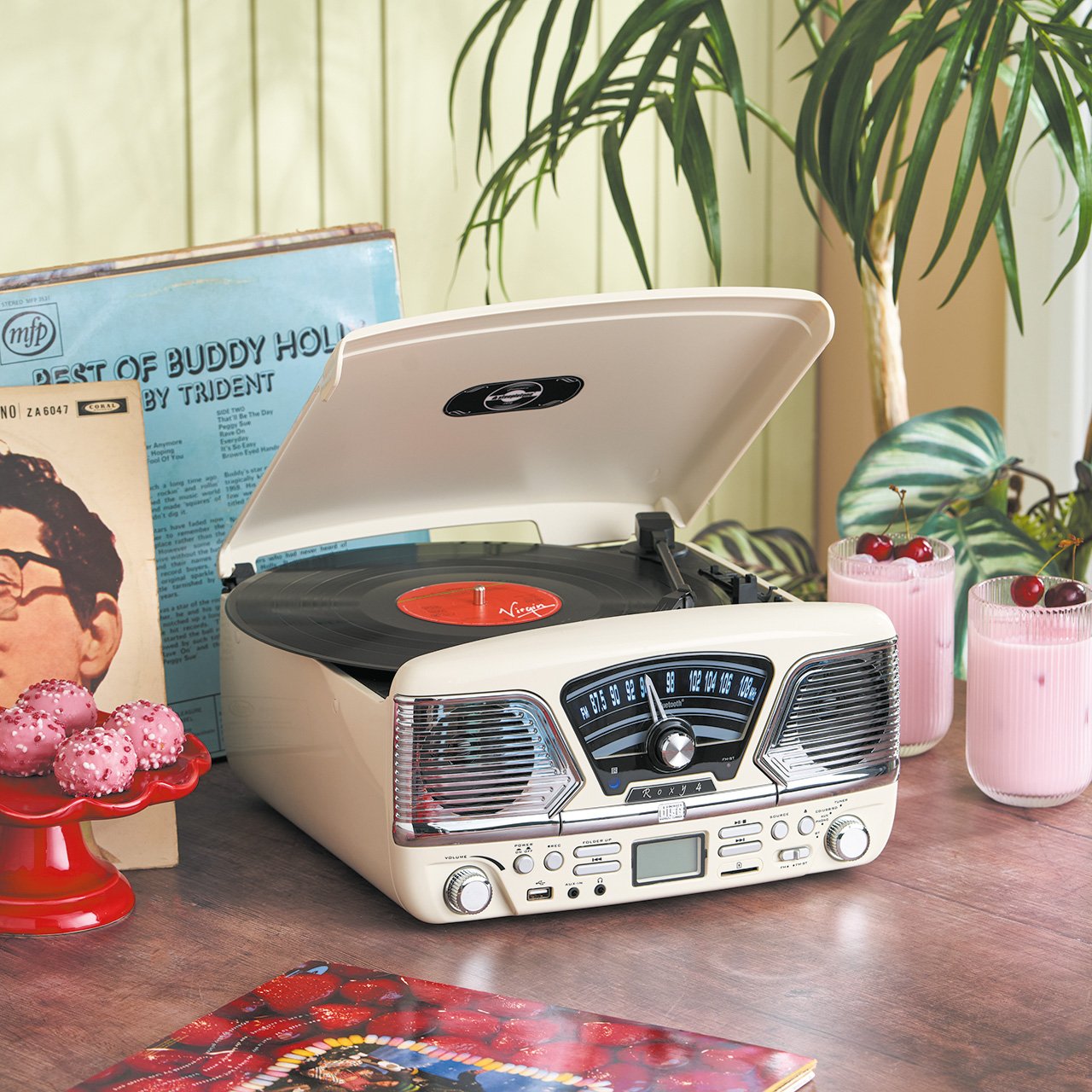 Retro Style Record Player with Bluetooth