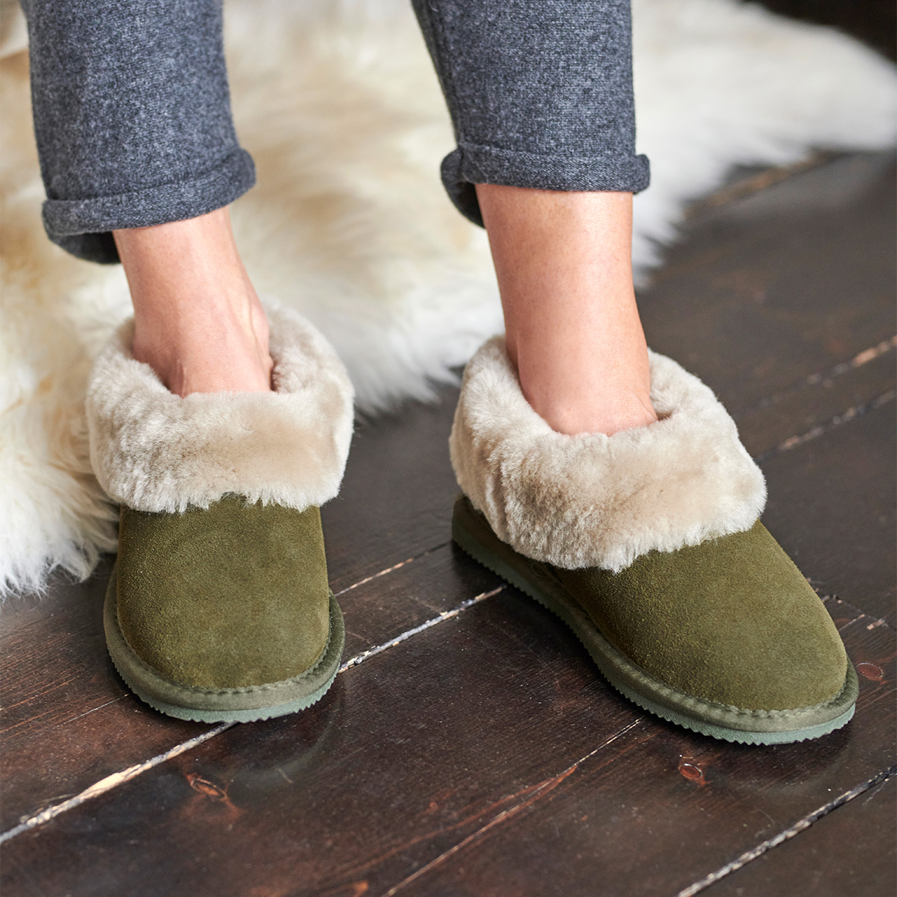 Womens Short Sheepskin Slipper Boot