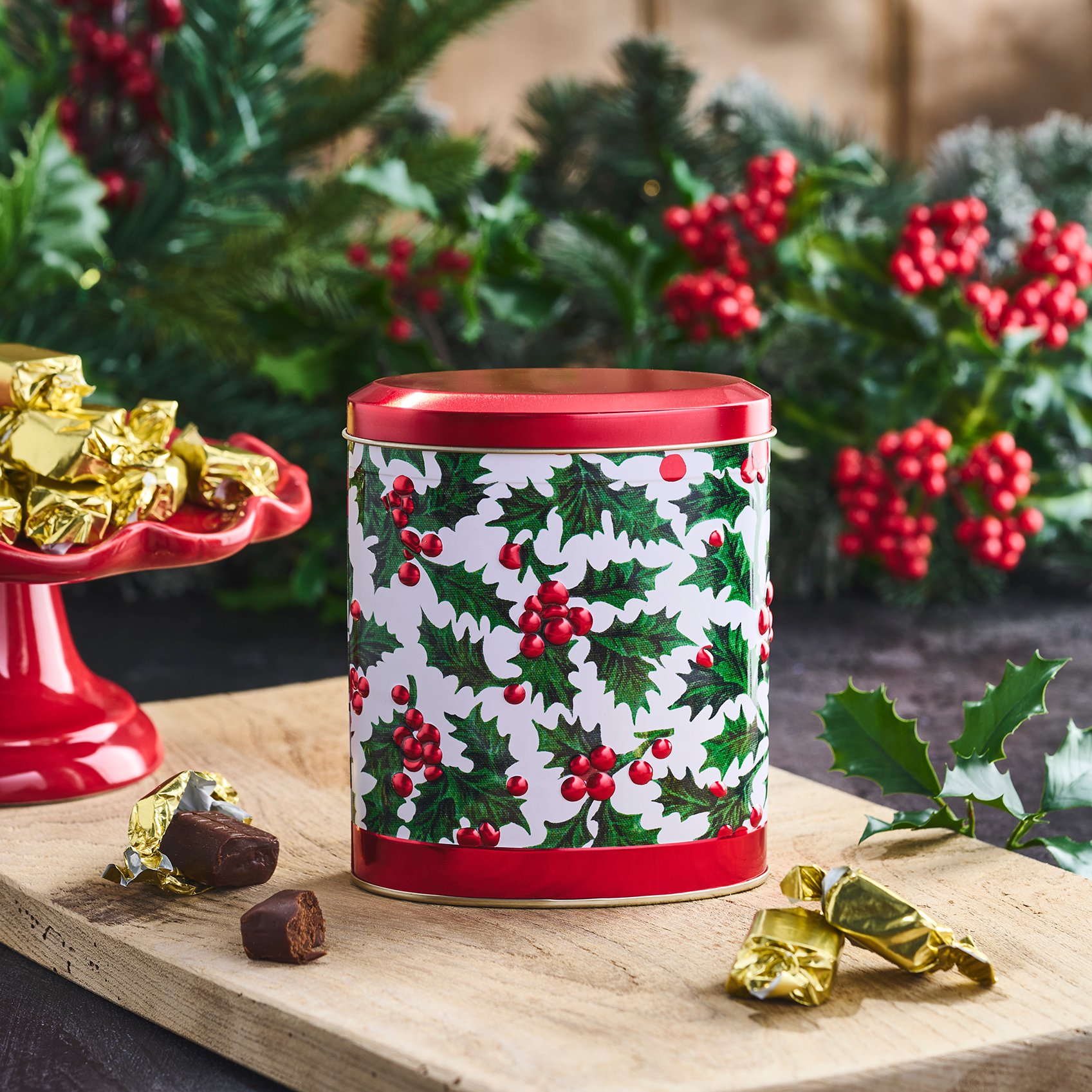 Winter Berries Tin of Chocolate Fudge