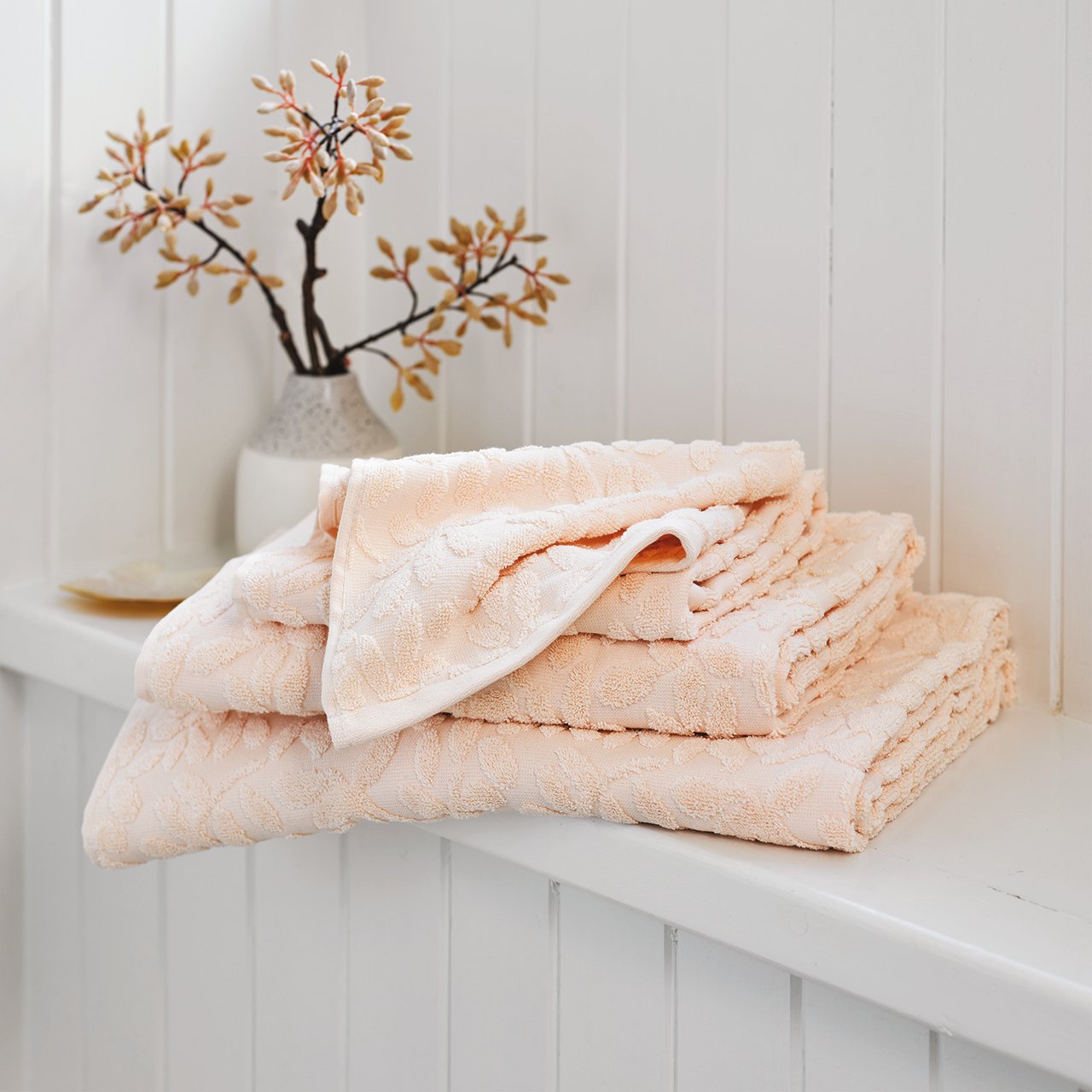 Jacquard Leaf Towel 500gsm