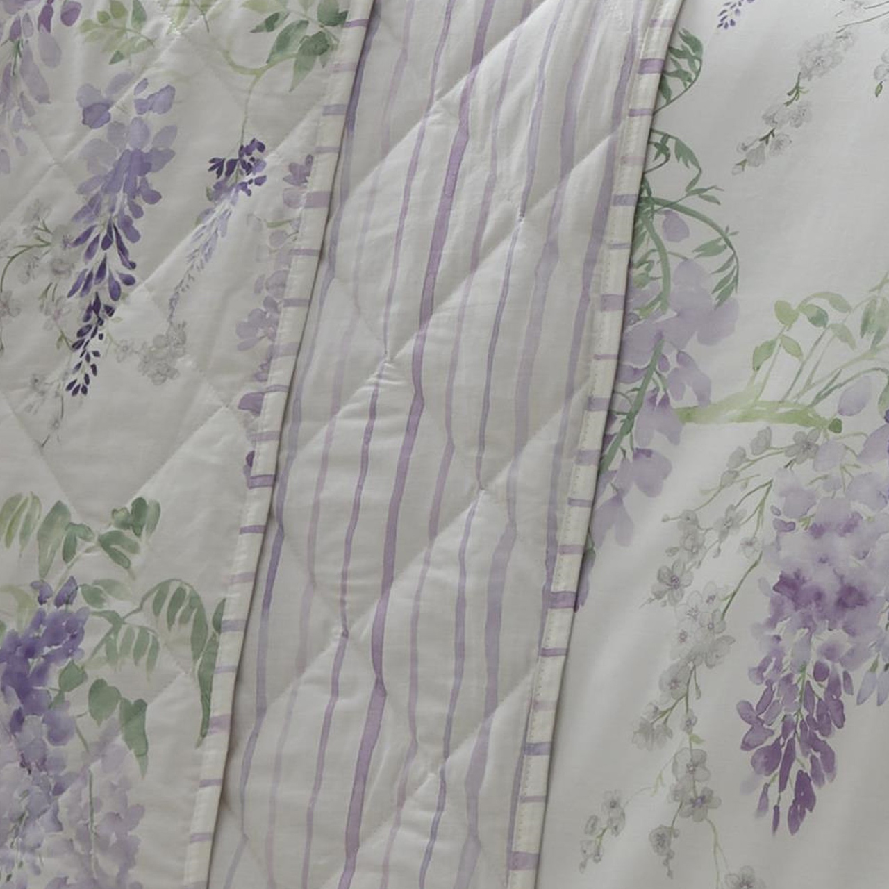 Dreamy Wisteria Bedspread