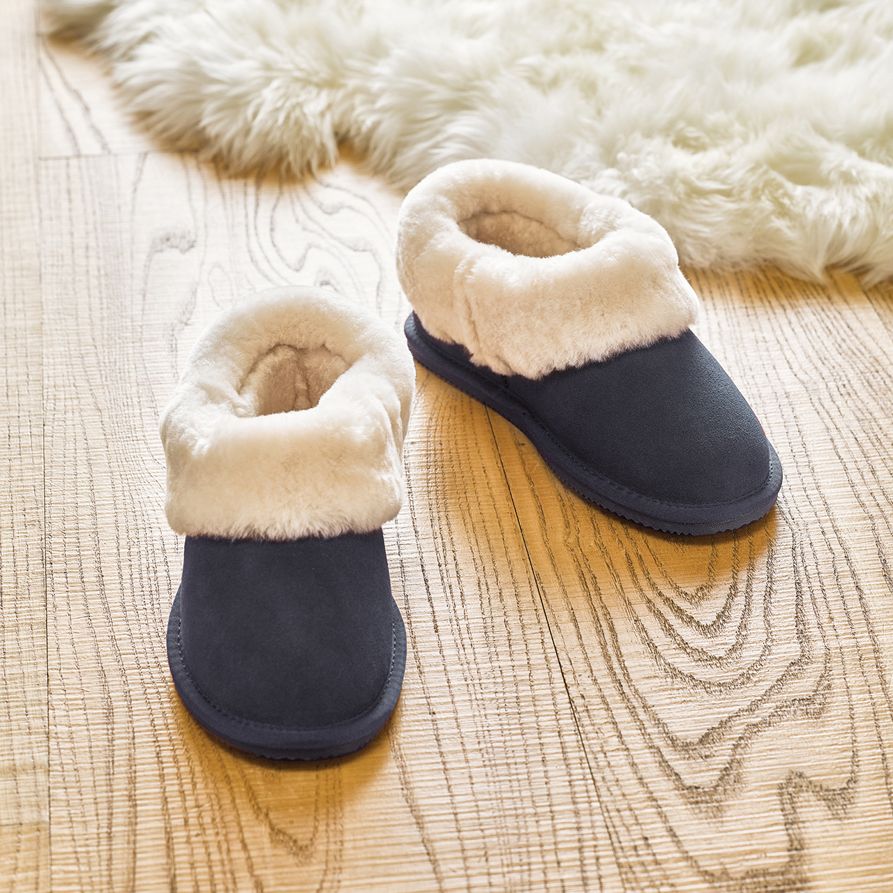 Womens Short Sheepskin Slipper Boot