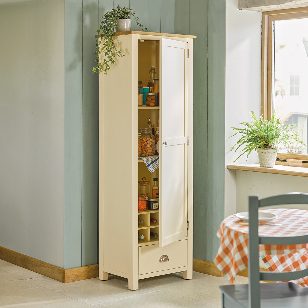 Woodstock Slimline Larder