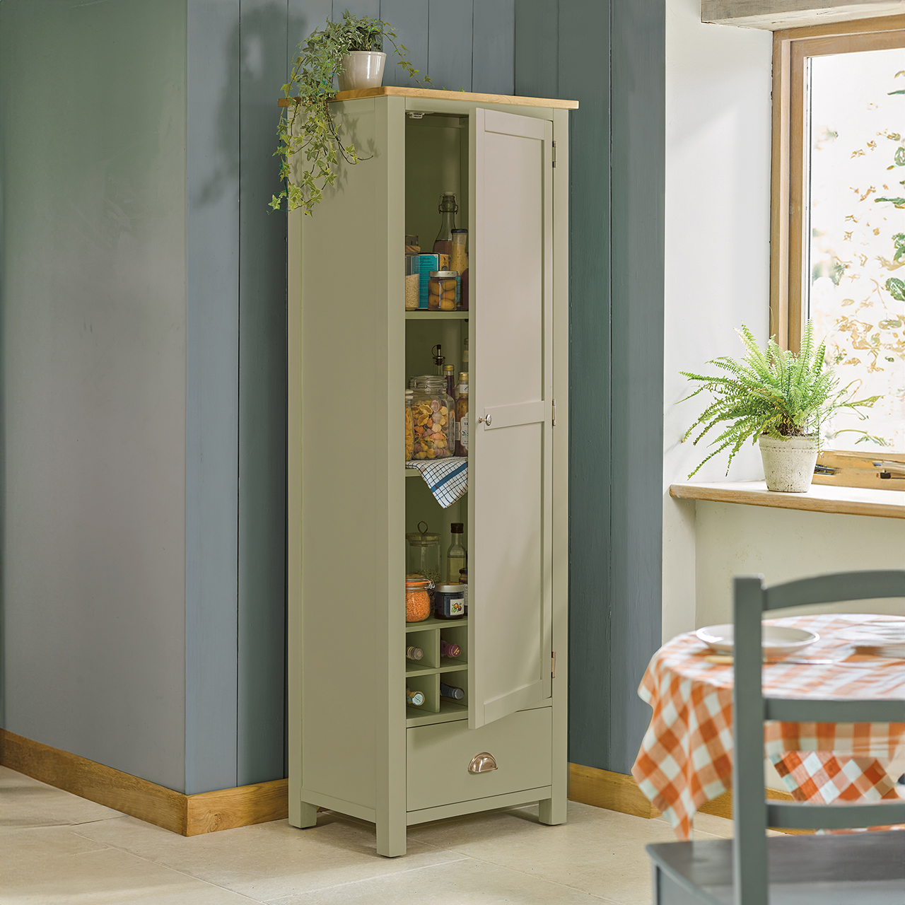 Woodstock Slimline Larder
