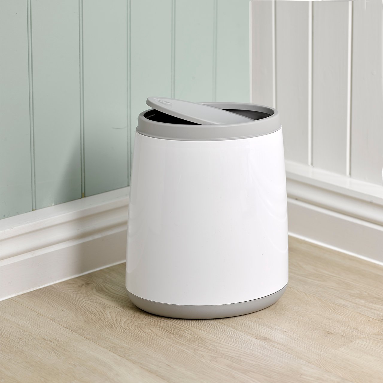 Easy Clean Bathroom Bin, 8L