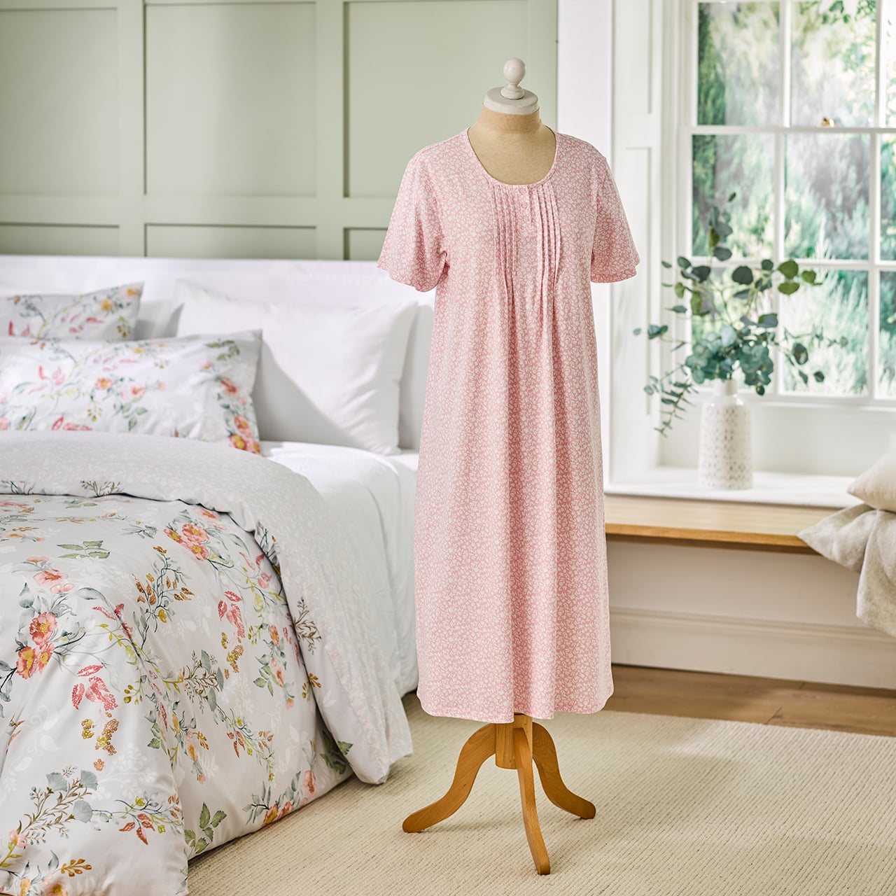 Lightweight Nightdress