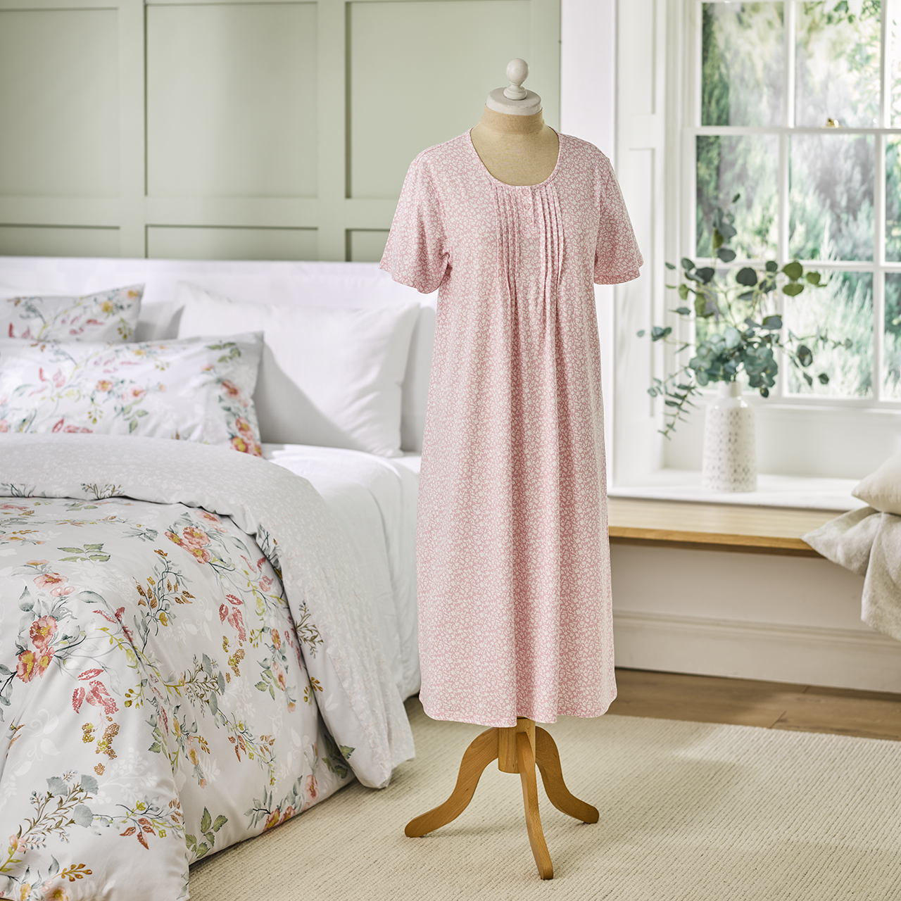 Lightweight Nightdress