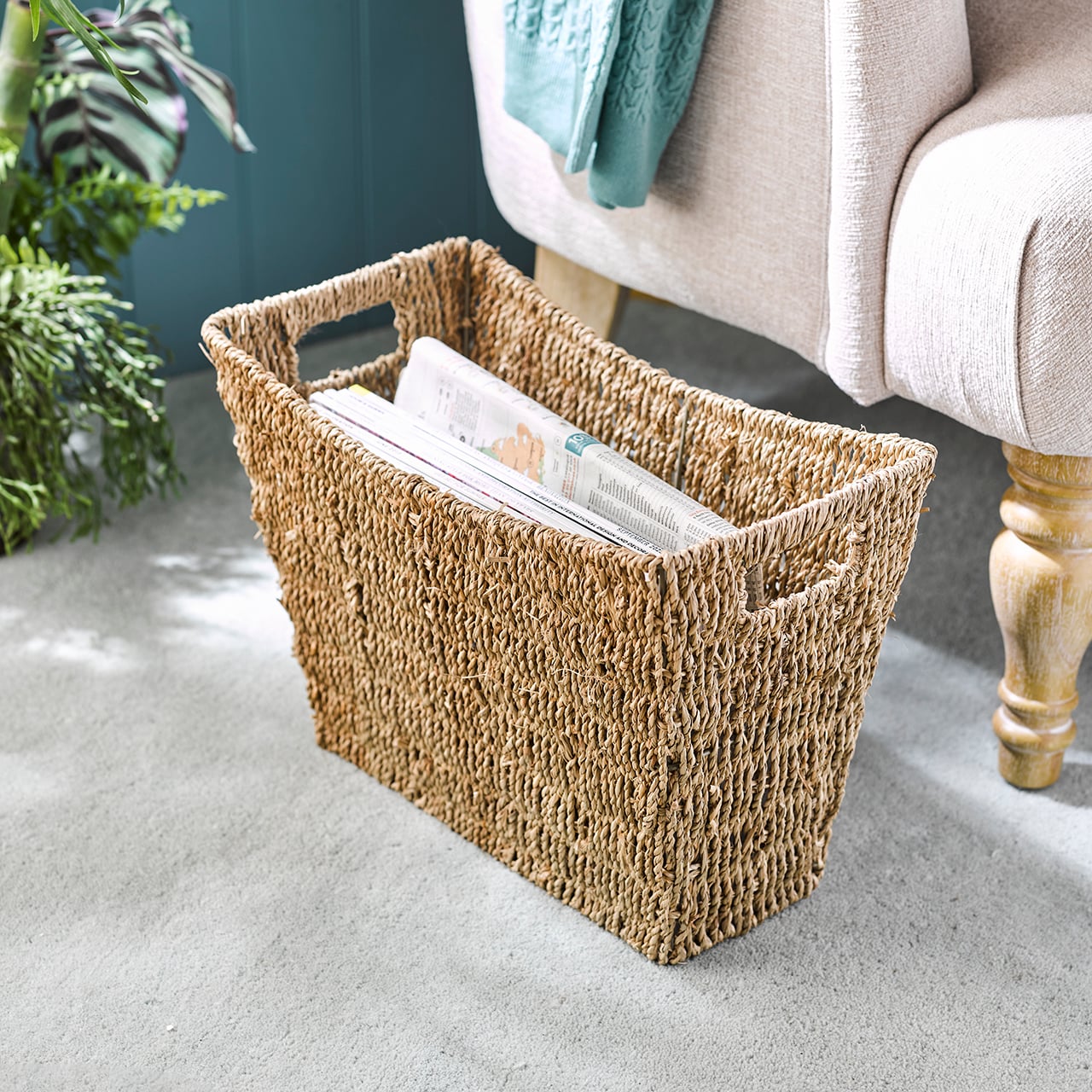 Seagrass Magazine Rack