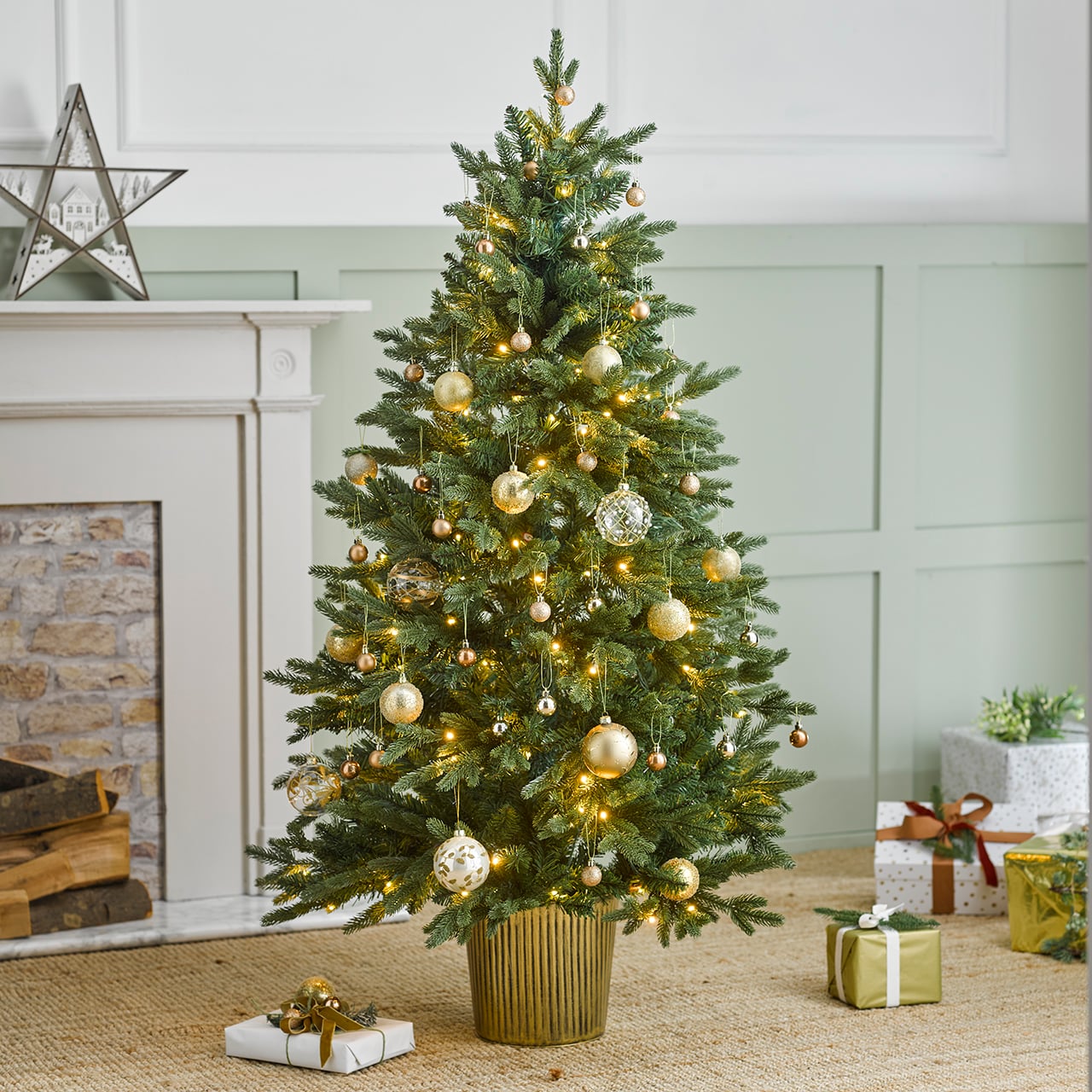 1.5m Potted Pre-Lit Tree