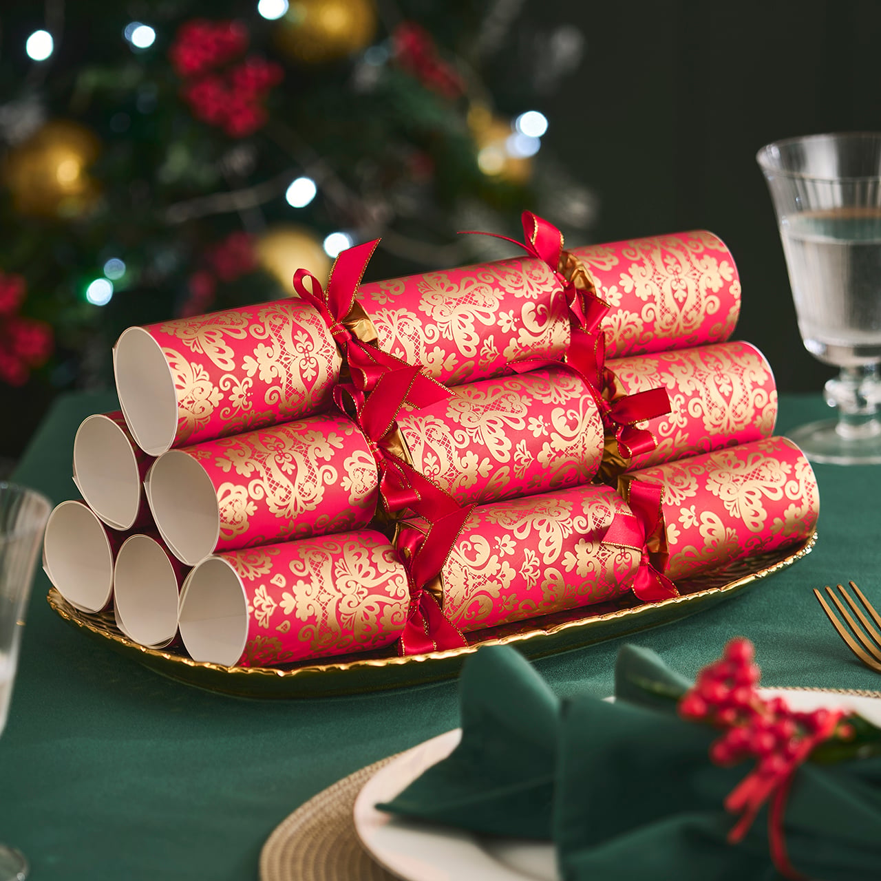Set of 6 Red Damask Crackers