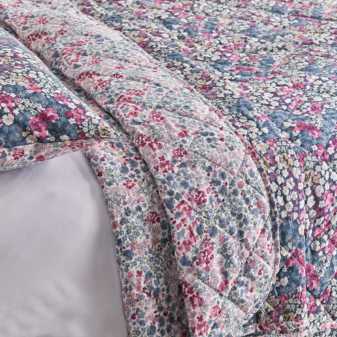 Ditsy Floral Bedspread