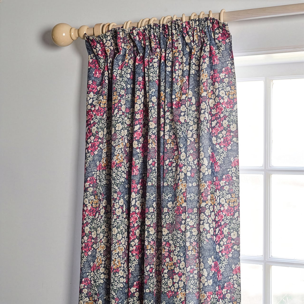 Ditsy Floral Pencil Pleat Curtains