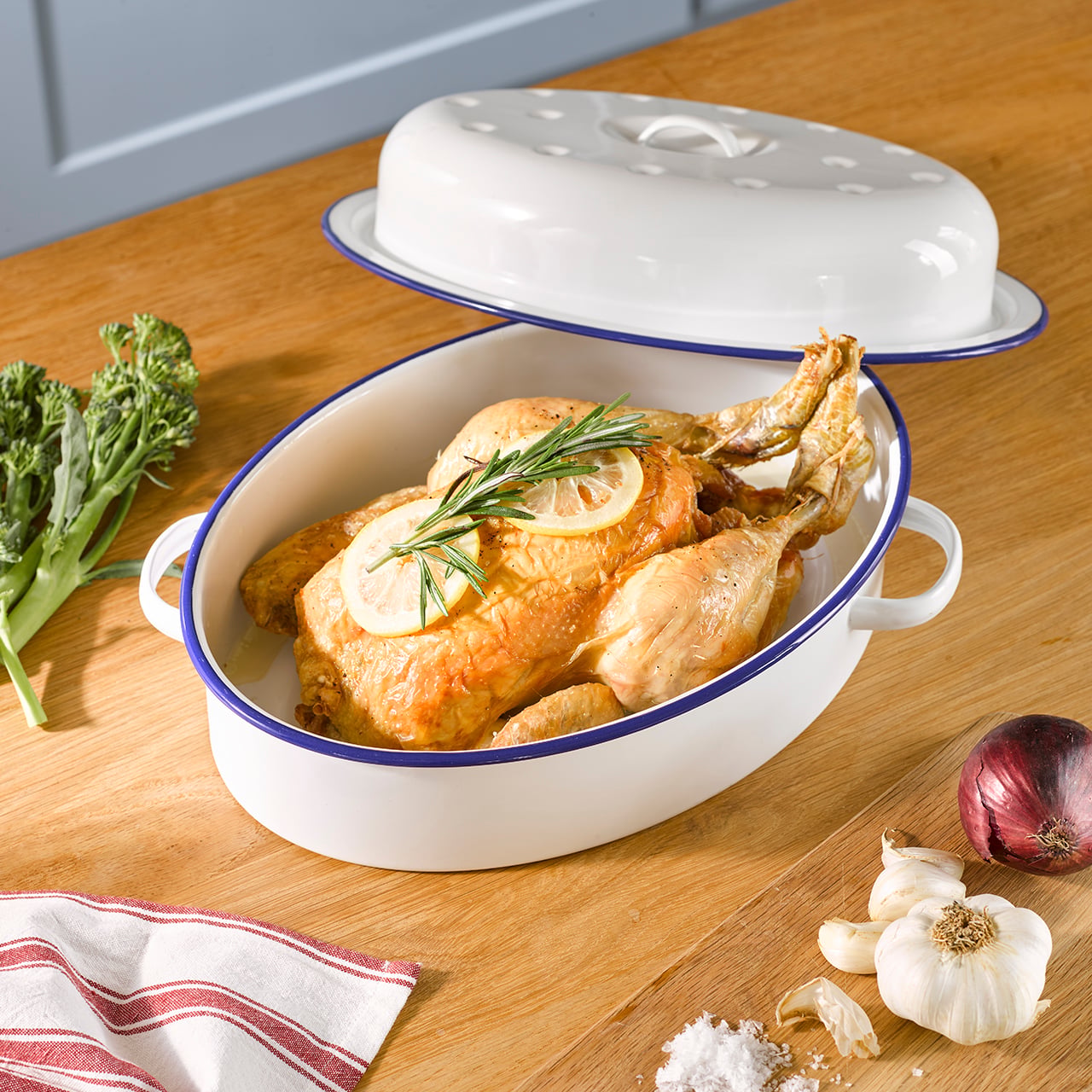 Enamel Oval Lidded Roaster