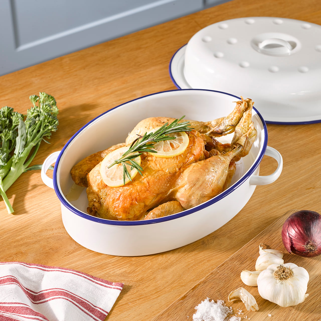 Enamel Oval Lidded Roaster