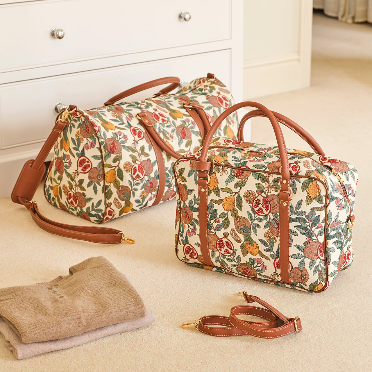 Pomegranate and Lemon Holdall