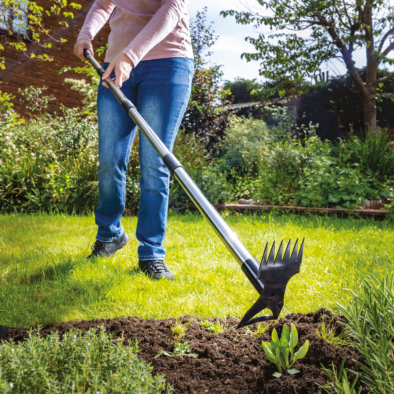 Long-Handled Weeding Tool