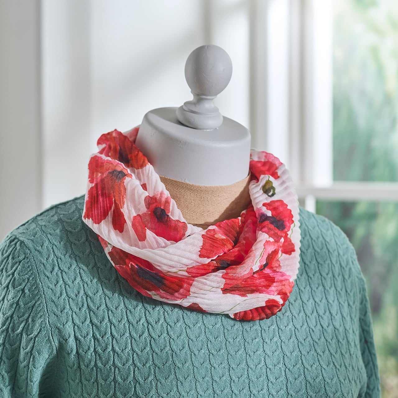 Magnetic Poppy Scarf