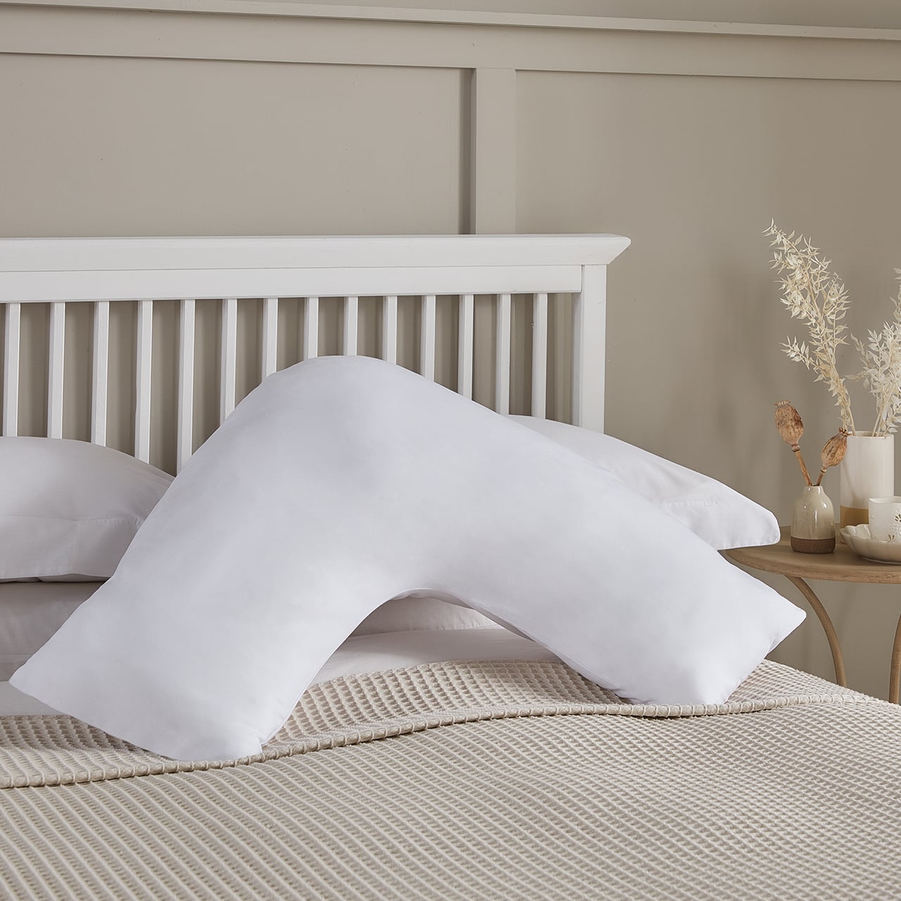 White V-shaped Pillowcase