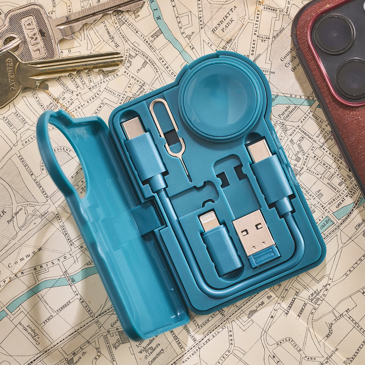 Travel Kit with Cable and Adaptors