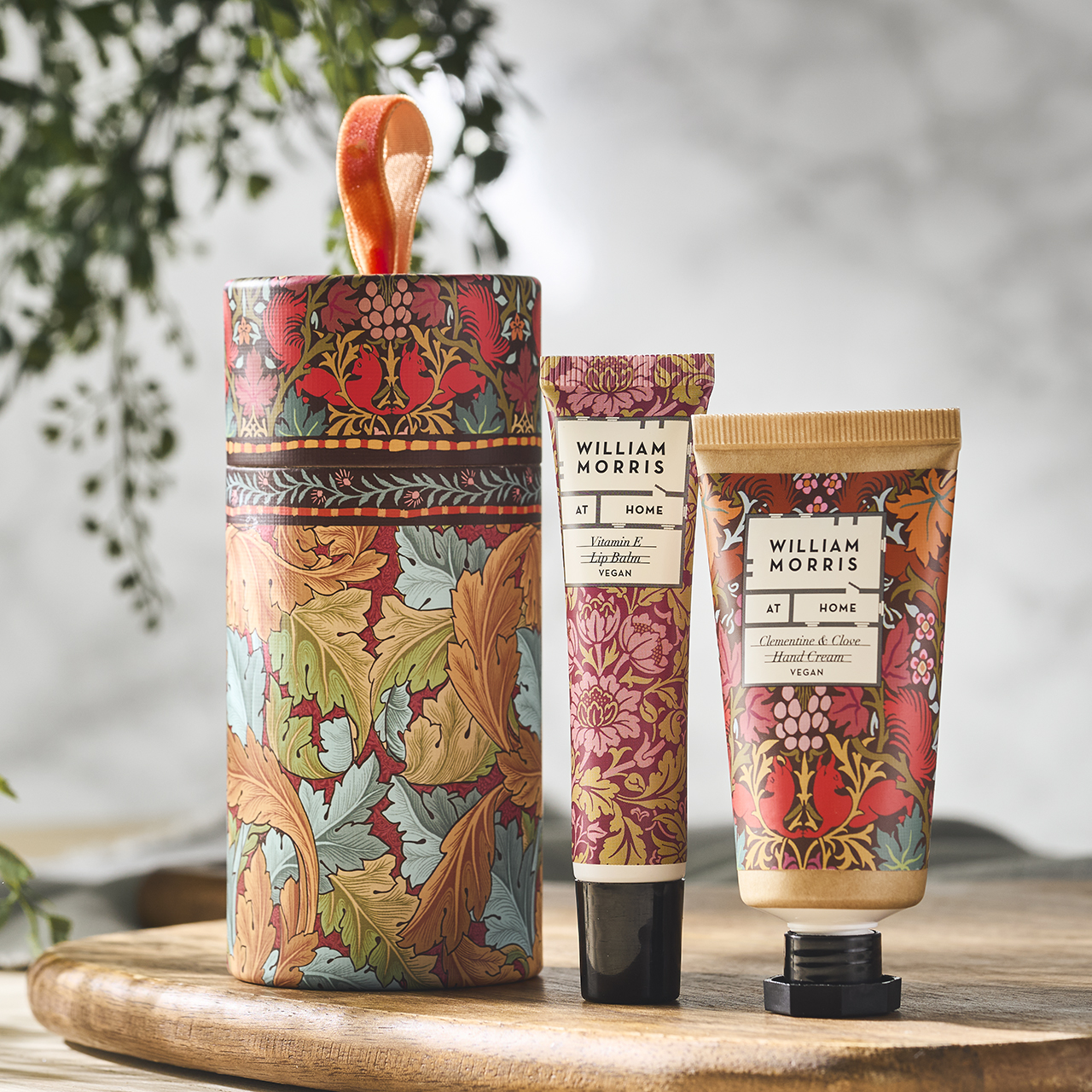 Fabric Cracker with Hand Cream and Lip Balm