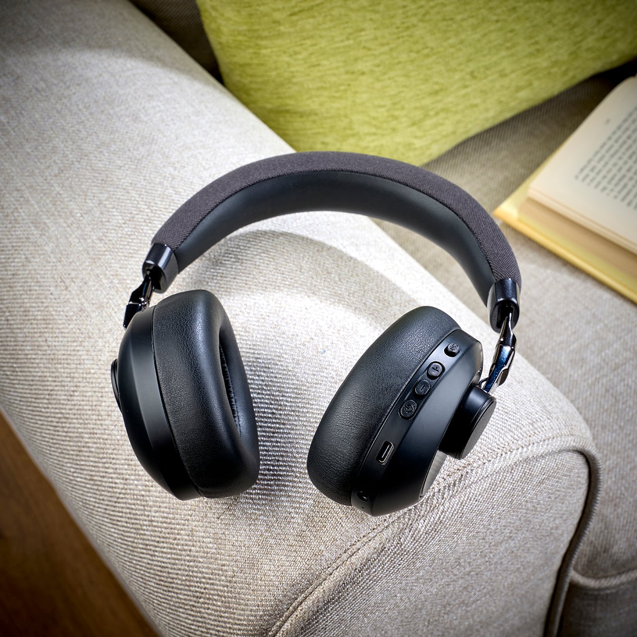 Noise Cancelling Headphones