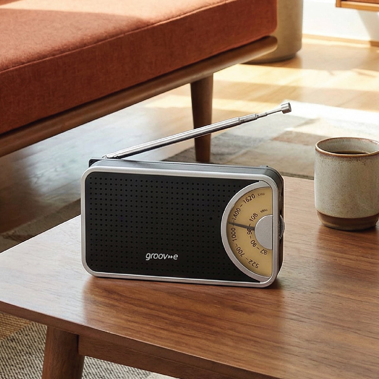 Retro Pocket AM/FM Radio