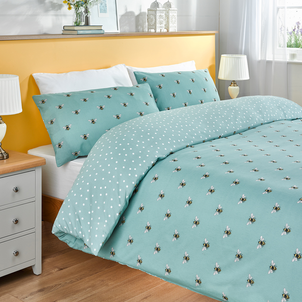 Humming Bees Duvet Set