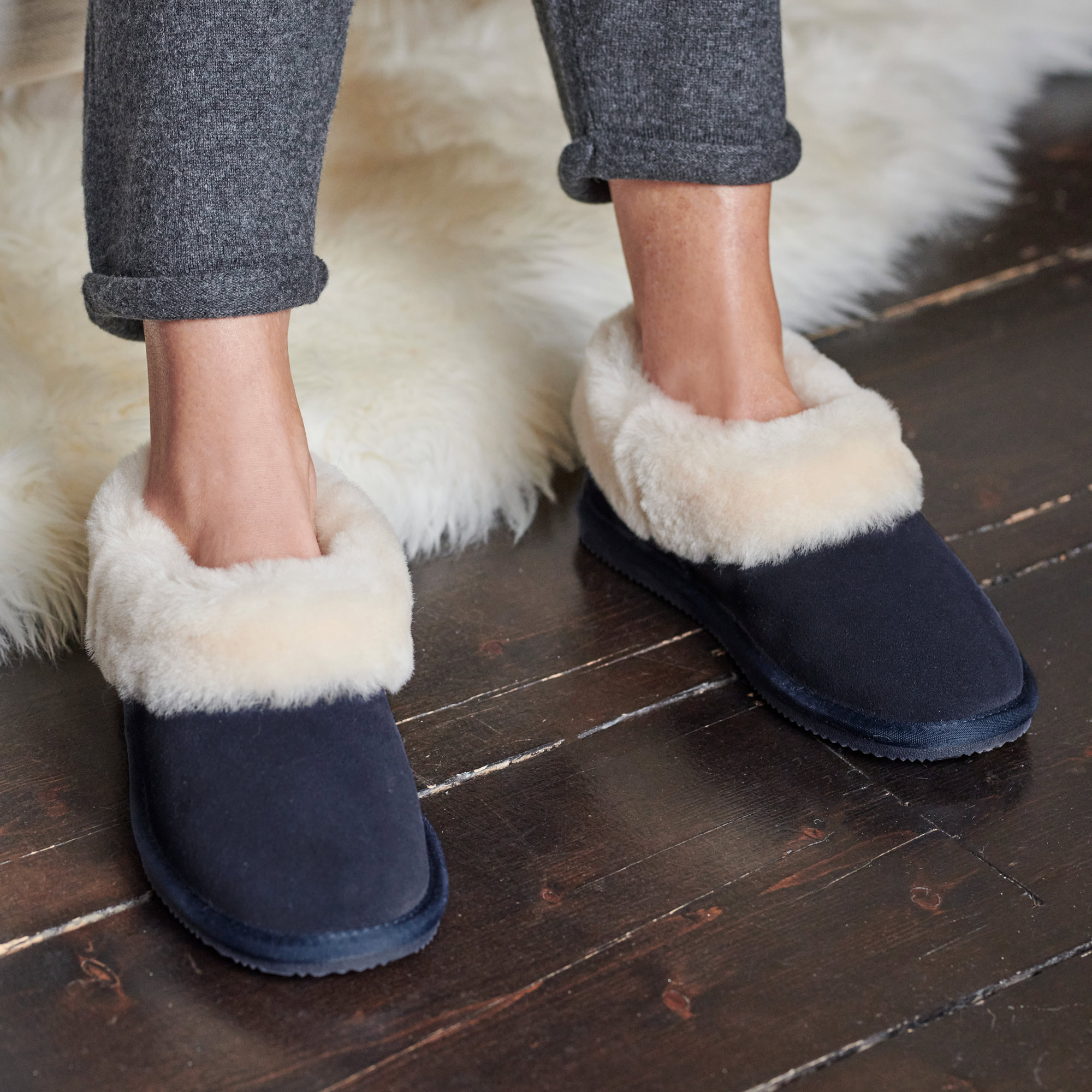 Womens Short Sheepskin Slipper Boot